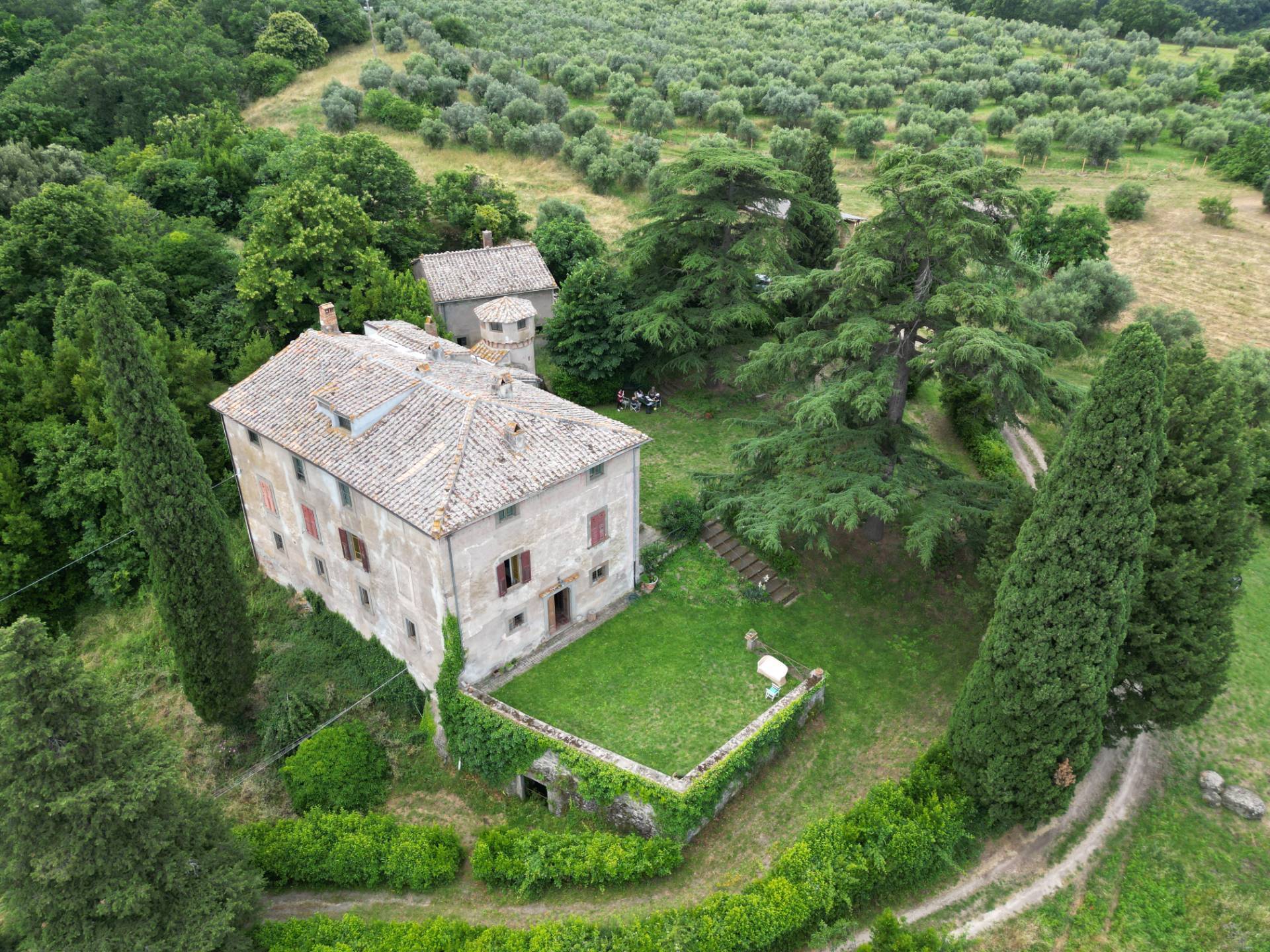 Rustico Casale Corte In Vendita A Viterbo San Martino Al Cimino Cod