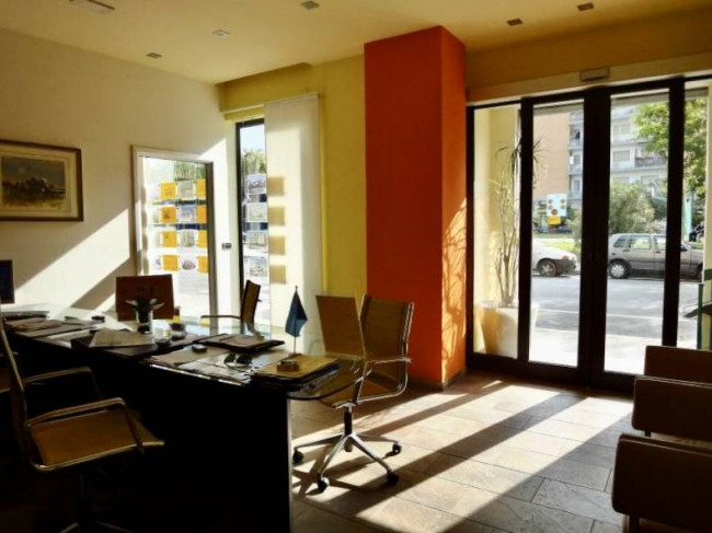 Locale commerciale in vendita a San Benedetto del Tronto