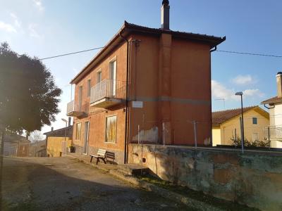 Casa semi-indipendente in vendita a Montecalvo Irpino (AV)