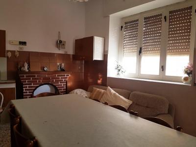 Casa semi-indipendente in vendita a Montecalvo Irpino (AV)