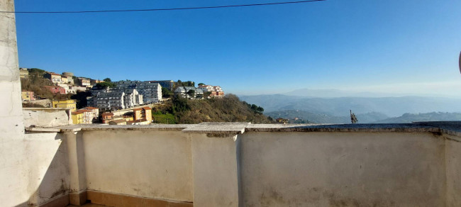 appartamento con terrazzo in vendita a Ariano Irpino