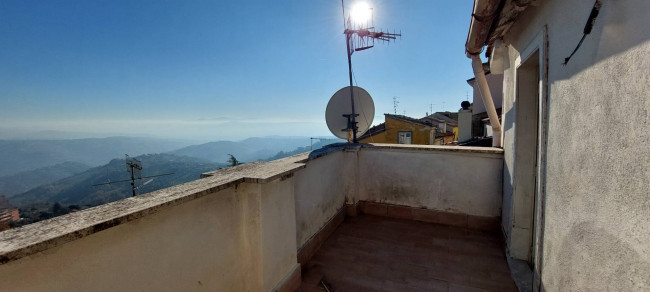 appartamento con terrazzo in vendita a Ariano Irpino