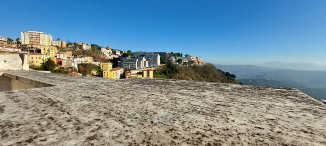 appartamento con terrazzo in vendita a Ariano Irpino