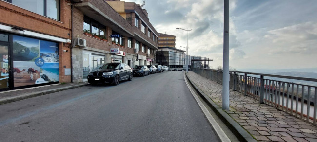 Locale commerciale in affitto/vendita a Ariano Irpino
