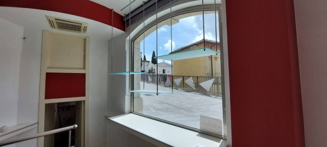 locale commerciale in affitto a Ariano Irpino