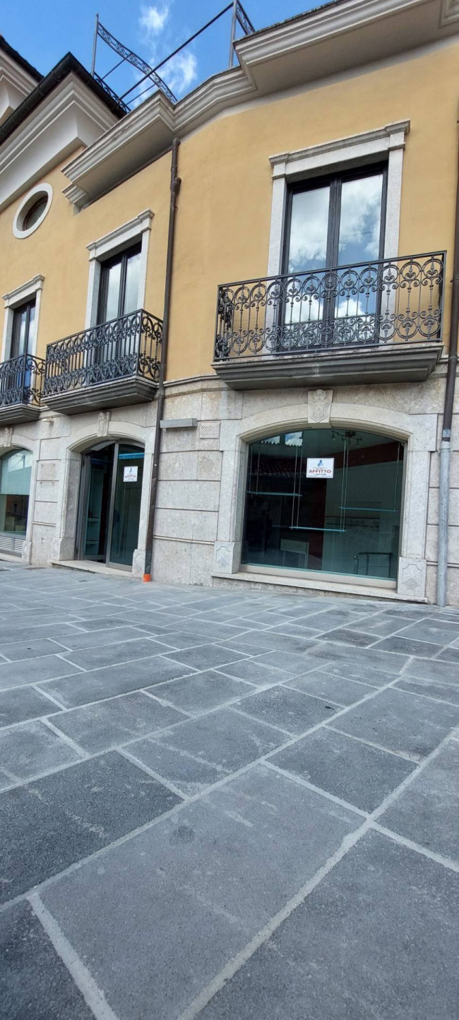 locale commerciale in affitto a Ariano Irpino