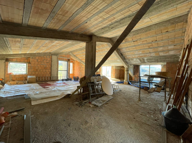 appartamento con terrazzo in vendita a Ariano Irpino