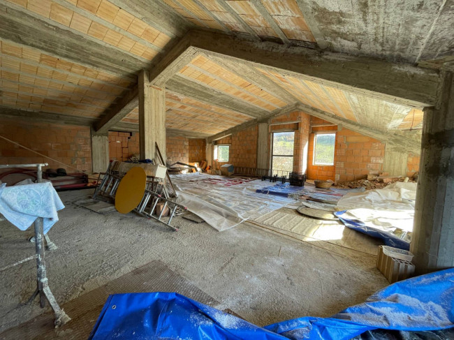 appartamento con terrazzo in vendita a Ariano Irpino