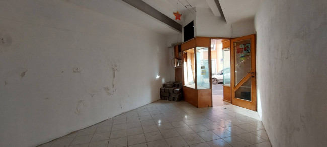 locale commerciale in vendita a Ariano Irpino