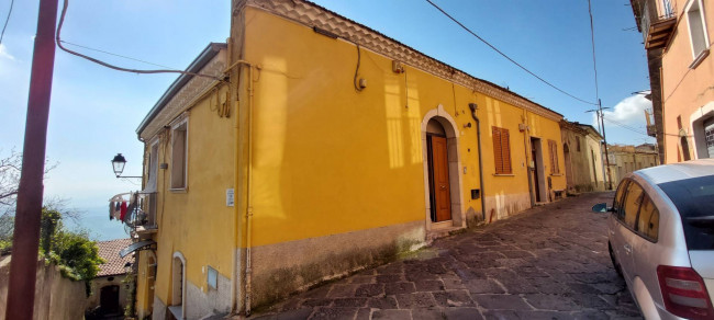 appartamento indipendente in vendita a Ariano Irpino