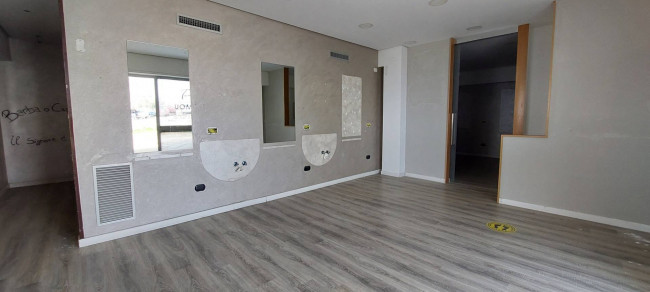 locale commerciale in affitto a Ariano Irpino