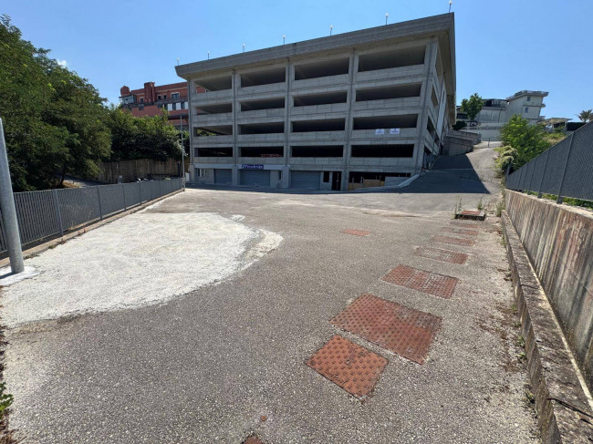 Box o garage in vendita a Ariano Irpino