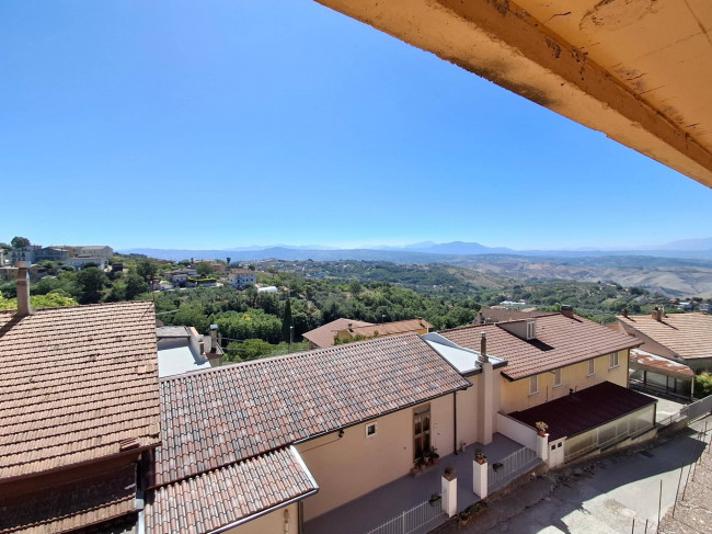 appartamento con terrazzo in vendita a Ariano Irpino