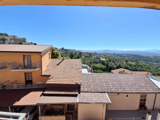 appartamento con terrazzo in vendita a Ariano Irpino