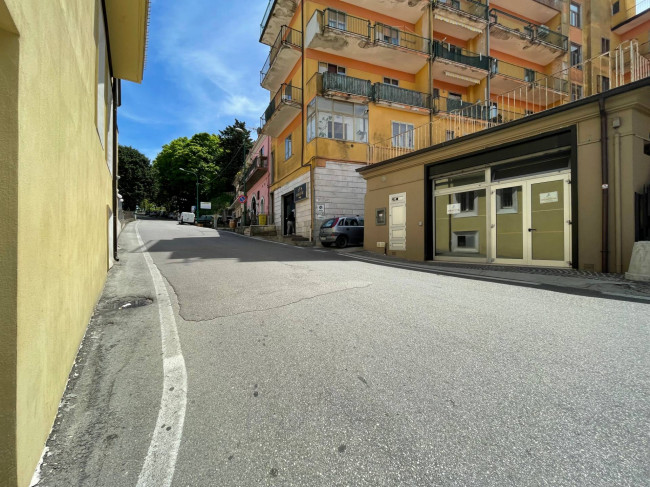 Locale commerciale in affitto a Ariano Irpino