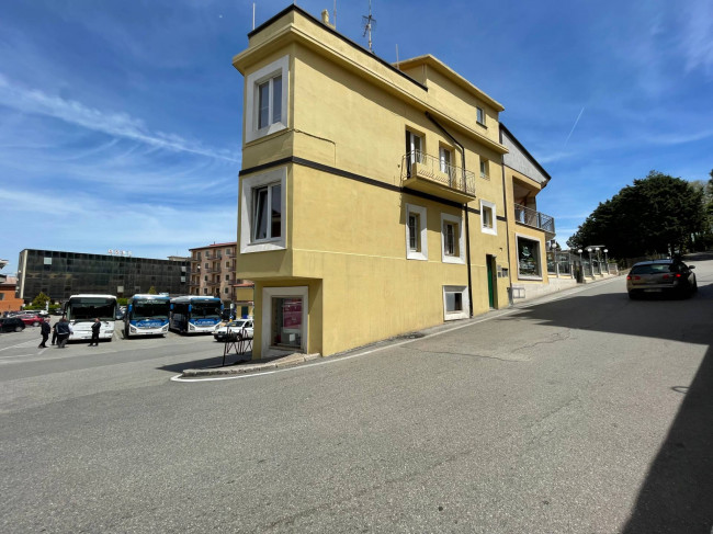 Locale commerciale in affitto a Ariano Irpino
