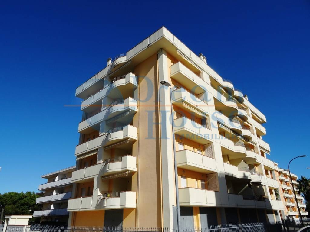 Appartamento ALBA ADRIATICA vendita  Villa Fiore/Pinete  Dream House Immobiliare Srl