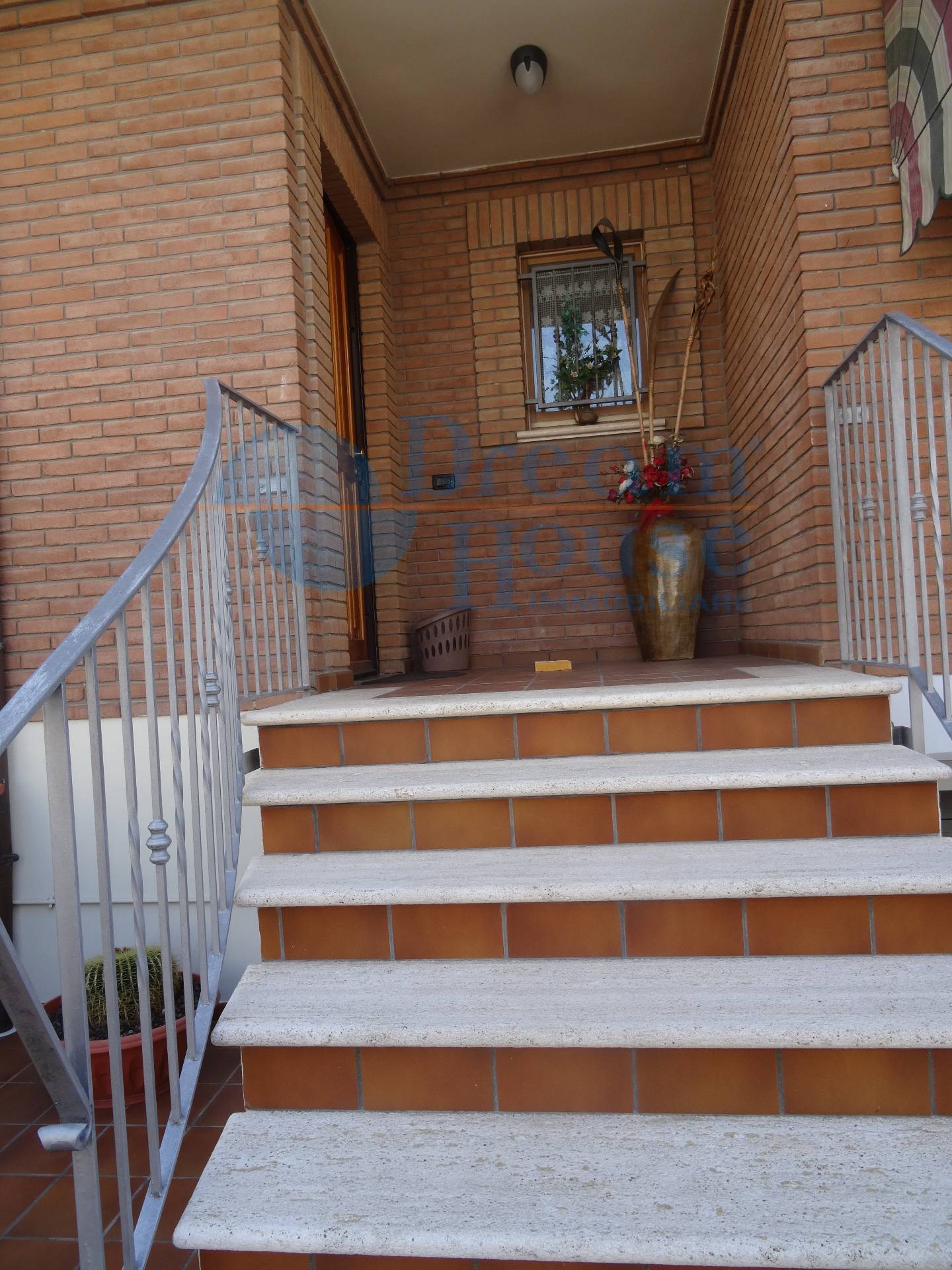 Villa MARTINSICURO vendita  VILLA ROSA  Dream House Immobiliare Srl