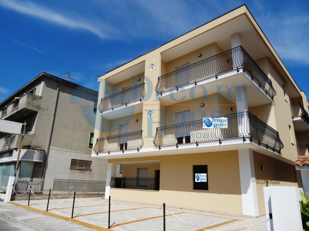 Appartamento ALBA ADRIATICA vendita  Zona Nord  Dream House Immobiliare Srl