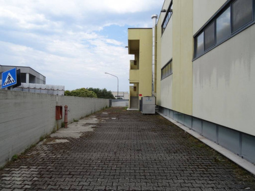 Opificio in vendita a Roseto degli Abruzzi