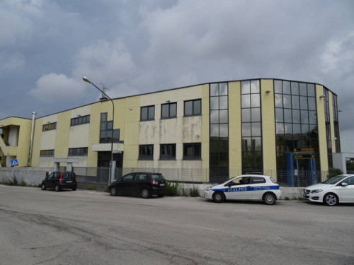 Opificio in vendita a Roseto degli Abruzzi