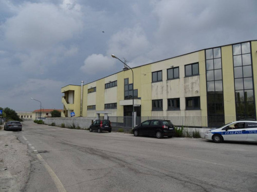 Opificio in vendita a Roseto degli Abruzzi