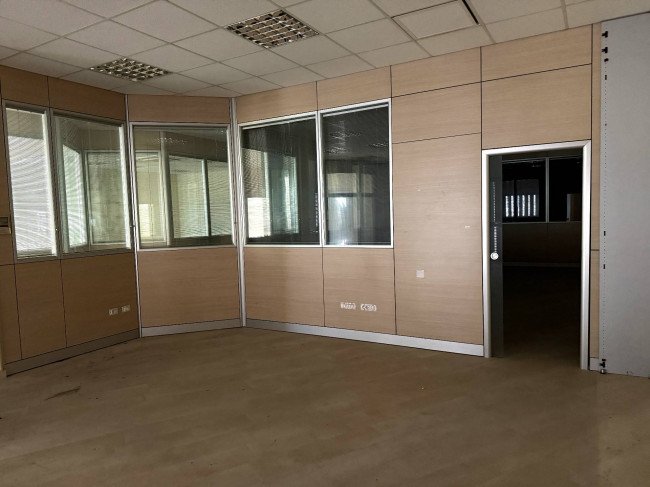 Ufficio in vendita a Notaresco