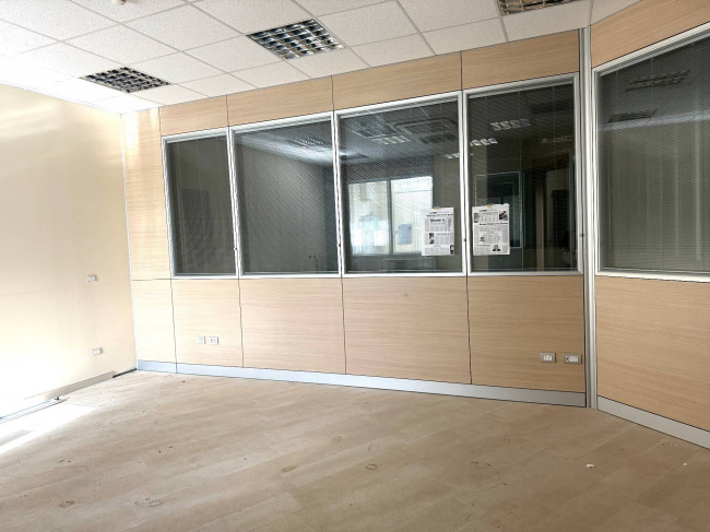 Ufficio in vendita a Notaresco