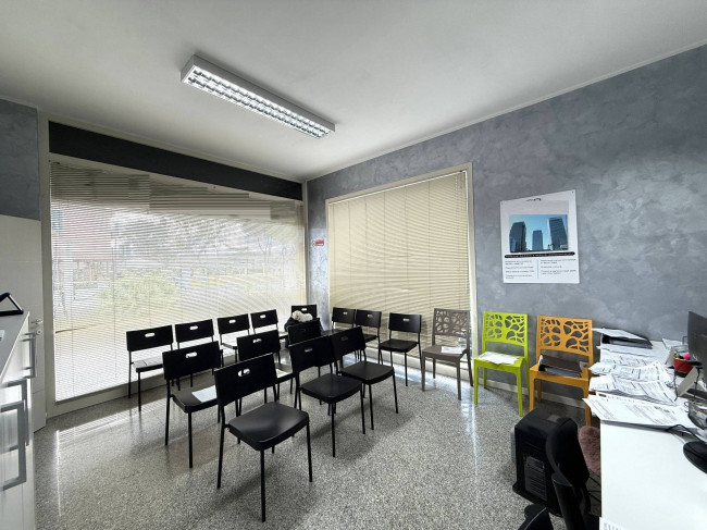 Locale Commerciale in vendita a Martinsicuro