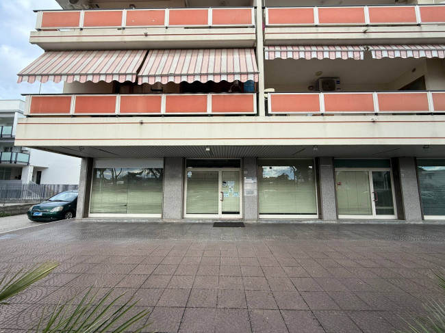 Locale Commerciale in vendita a Martinsicuro