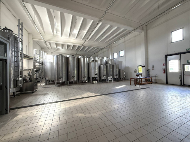 Opificio in vendita a Corropoli