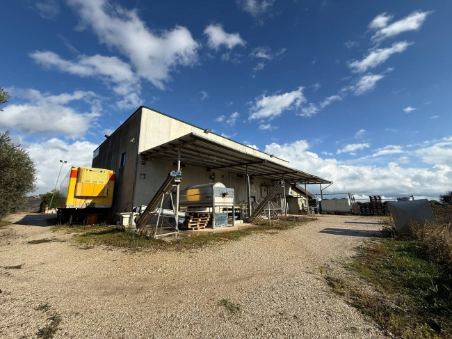 Opificio in vendita a Corropoli
