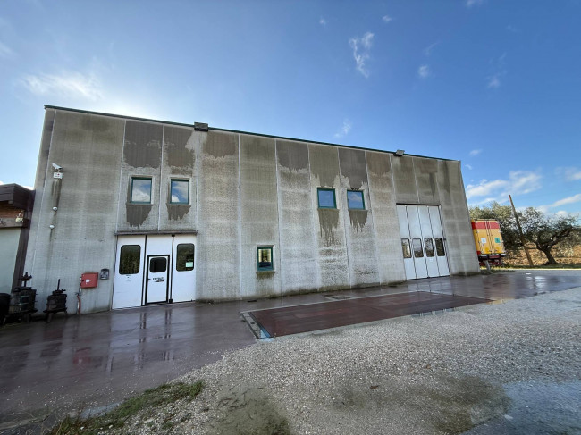 Opificio in vendita a Corropoli