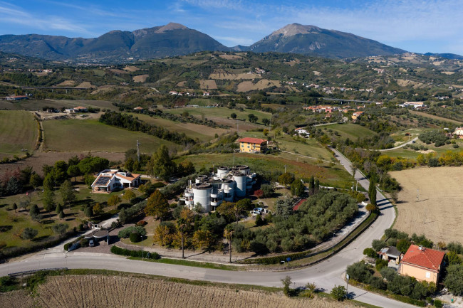 Casa singola/ Villa in vendita a Campli