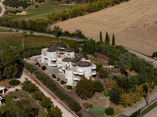 Casa singola/ Villa in vendita a Campli
