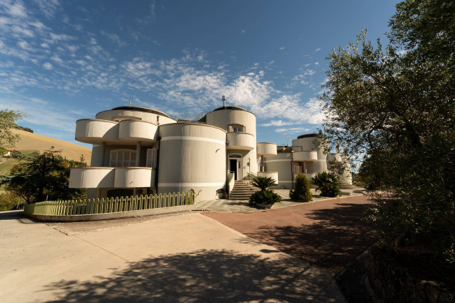 Casa singola/ Villa in vendita a Campli