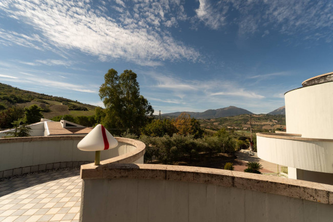 Casa singola/ Villa in vendita a Campli