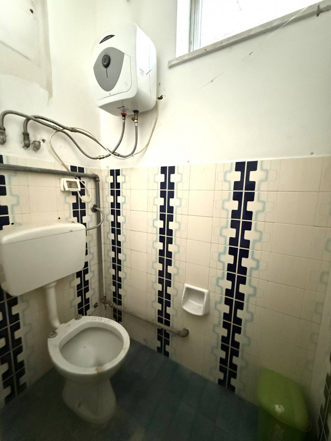 Locale Commerciale in vendita a Alba Adriatica