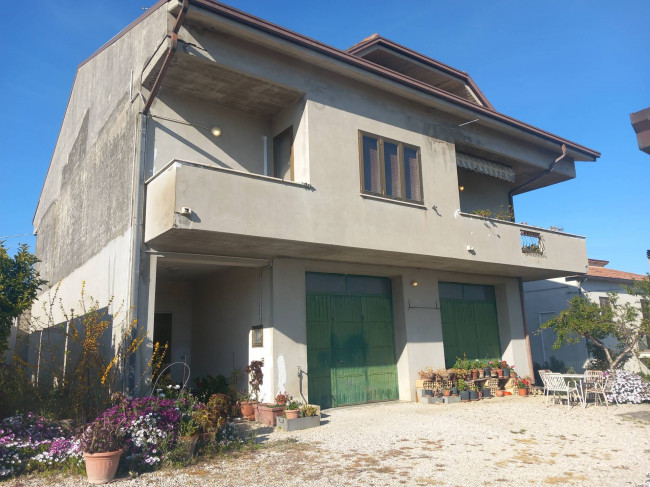 Casa singola/ Villa in vendita a Sant'Omero