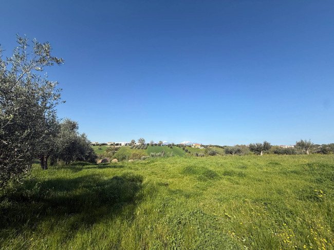 Terreno edificabile in vendita a Mosciano Sant'Angelo