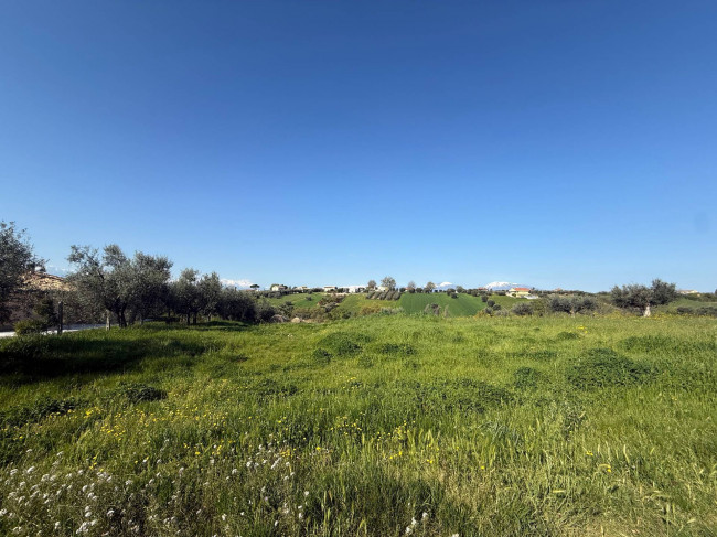 Terreno edificabile in vendita a Mosciano Sant'Angelo