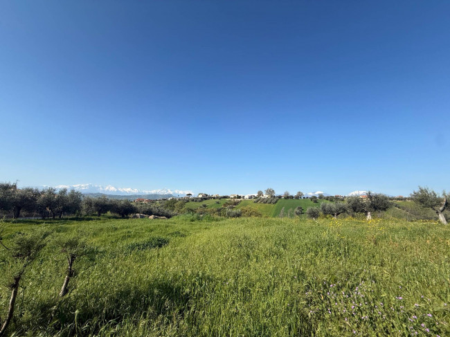 Terreno edificabile in vendita a Mosciano Sant'Angelo