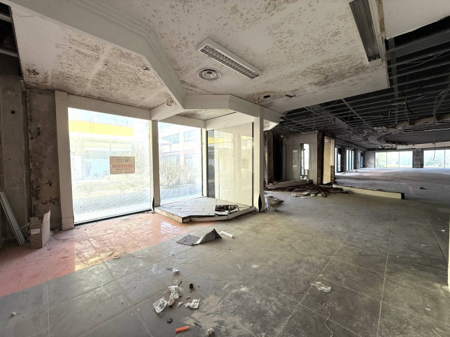 Locale Commerciale in vendita a Martinsicuro