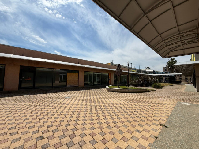 Locale Commerciale in vendita a Martinsicuro