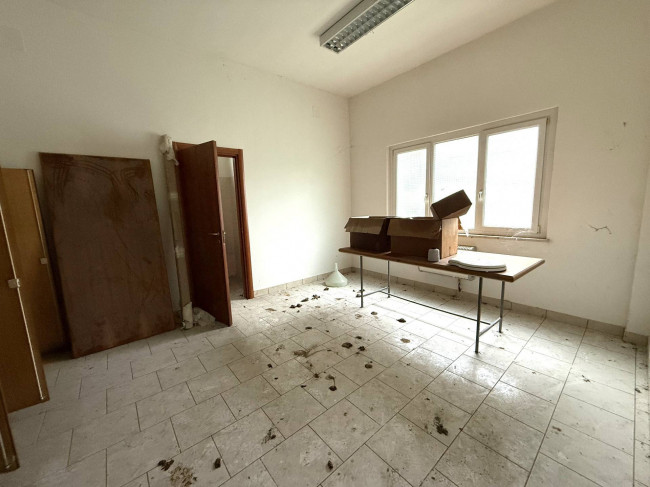 Opificio in vendita a Teramo