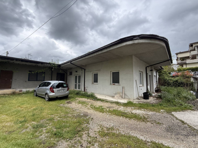 Opificio in vendita a Teramo