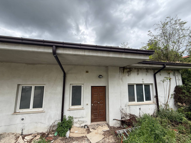 Opificio in vendita a Teramo