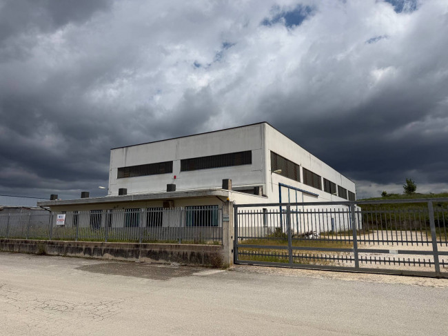 Opificio in vendita a Controguerra
