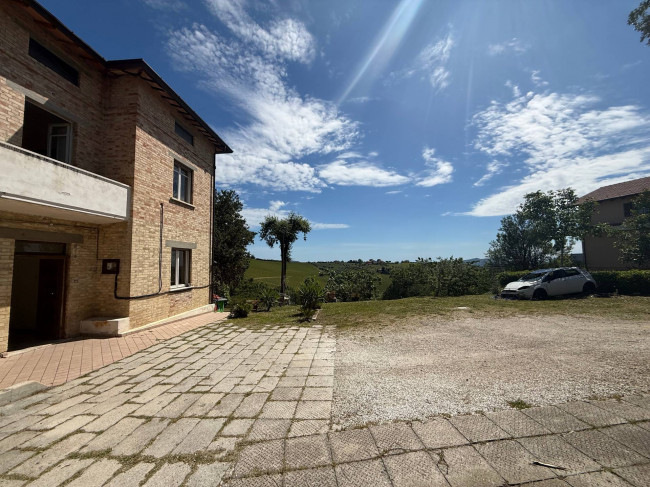 Casa singola/ Villa in vendita a Controguerra