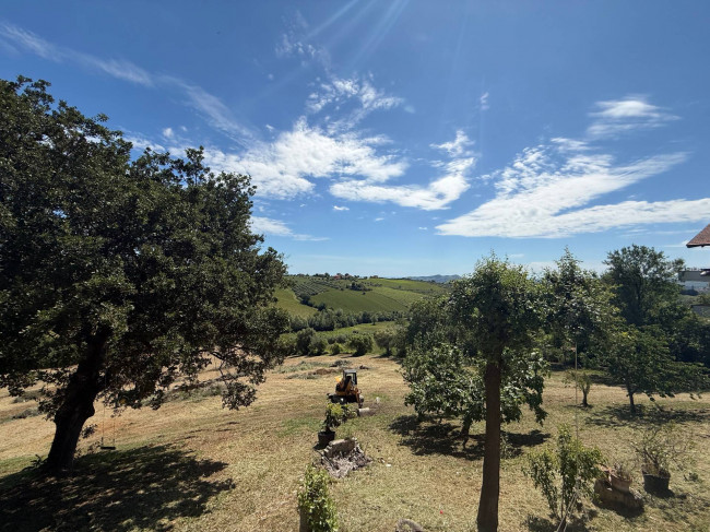 Casa singola/ Villa in vendita a Controguerra